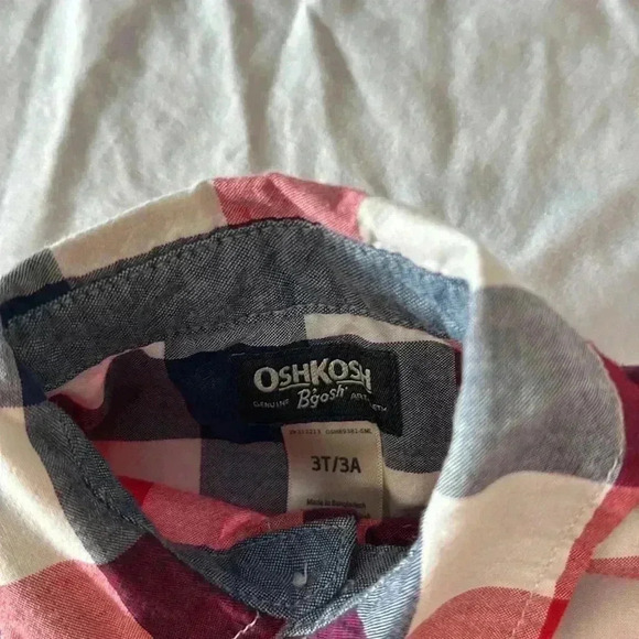 Oshkosh B’Gosh - short sleeve  button-down shirt. Size 3. - Picture 2 of 4